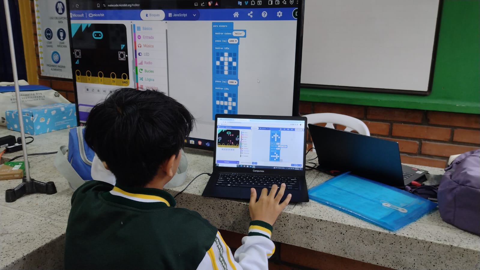 Programación de animaciones e indicadores visuales en matriz LED micro:bit